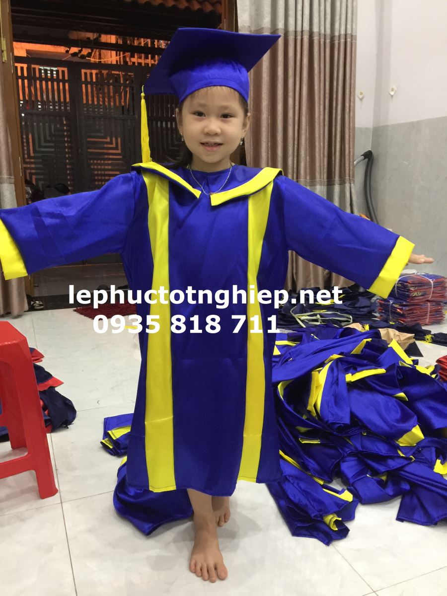 thuê áo tốt nghiệp nghiepj giá rẽ